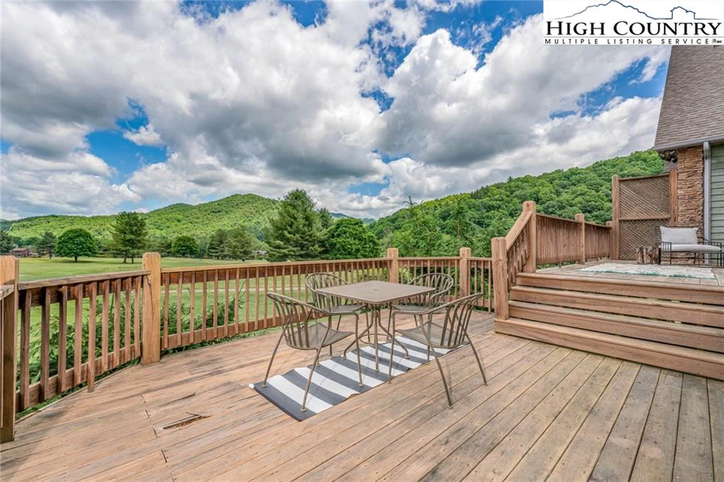 Image number 11 for the current listing