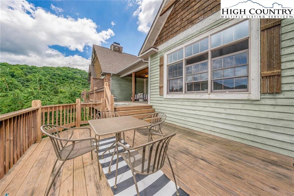 Image number 12 for the current listing