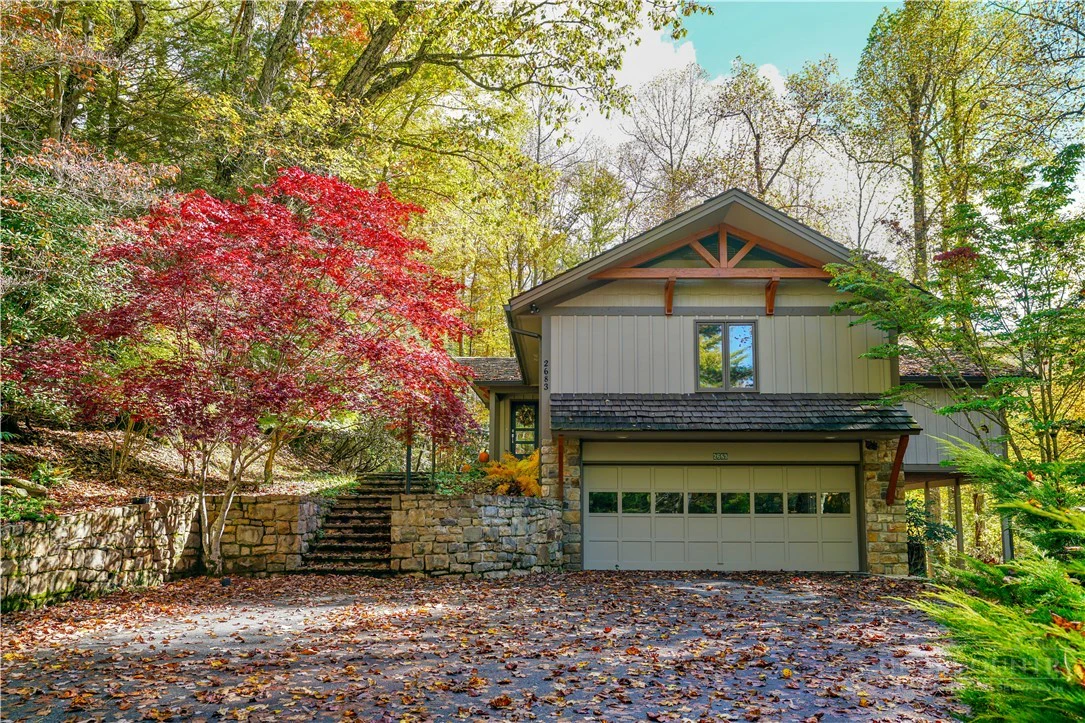 Image number 1 for the current listing