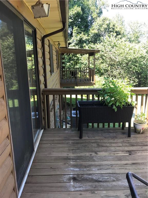 Image number 20 for the current listing