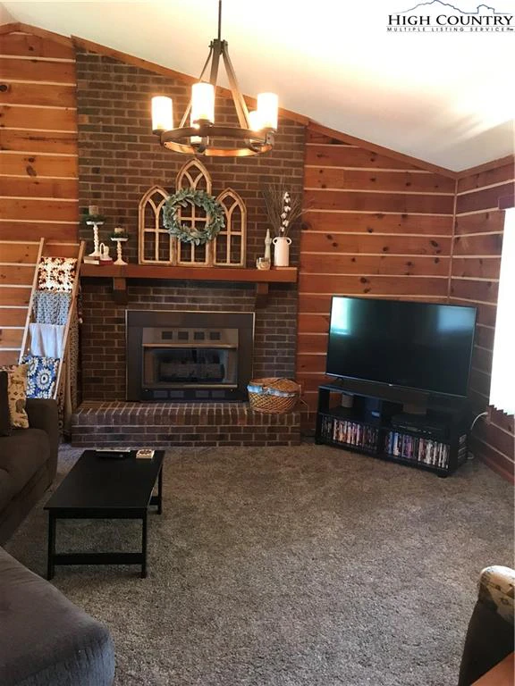 Image number 19 for the current listing