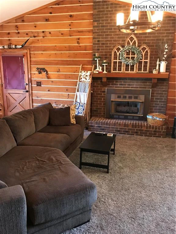 Image number 18 for the current listing