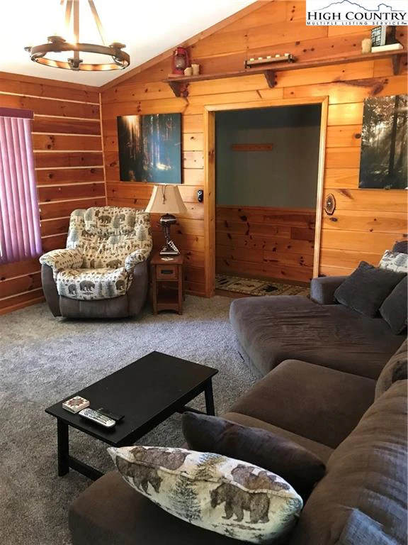 Image number 17 for the current listing