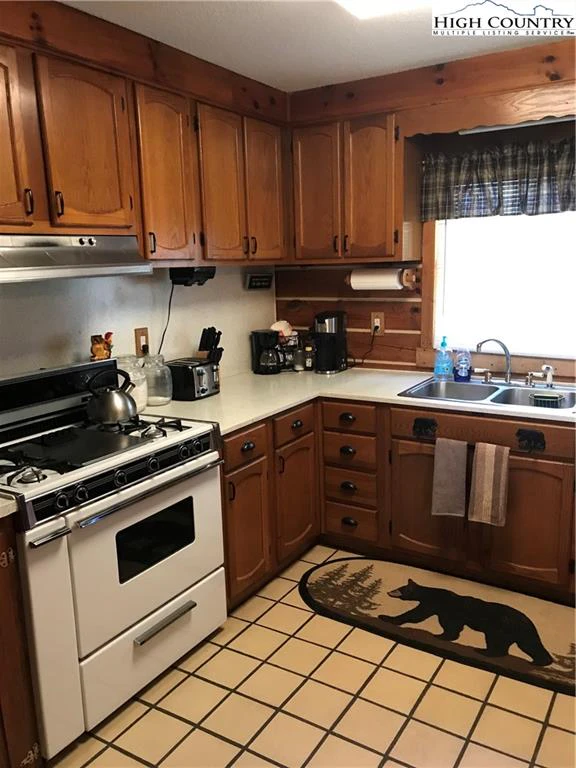 Image number 14 for the current listing