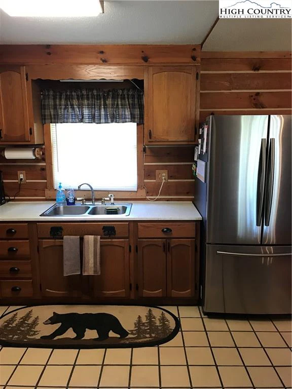 Image number 13 for the current listing