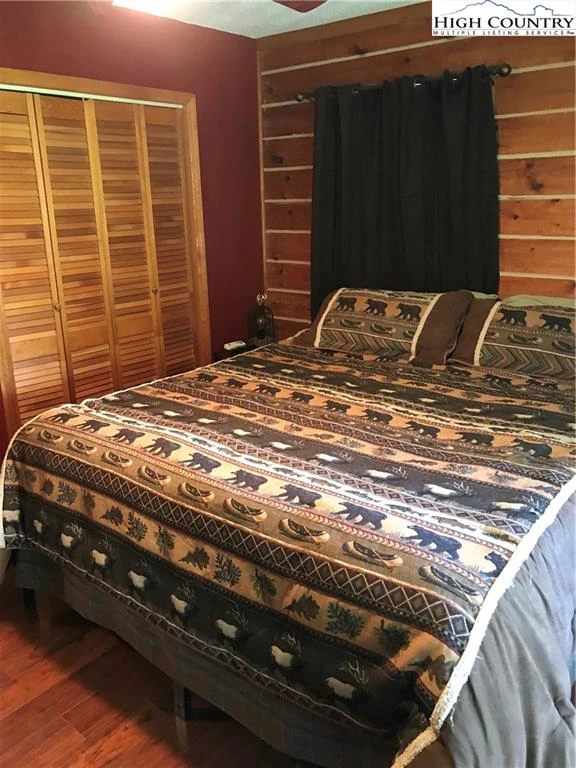 Image number 7 for the current listing
