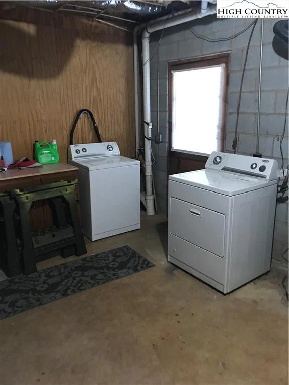 Image number 4 for the current listing