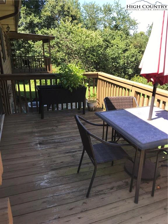 Image number 21 for the current listing