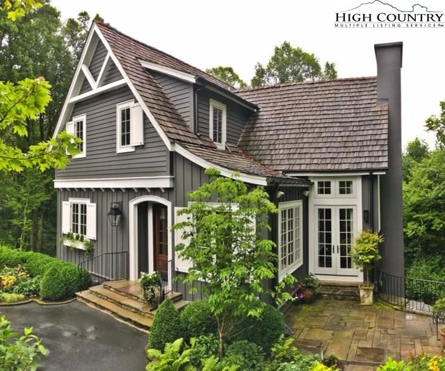Image number 18 for the current listing
