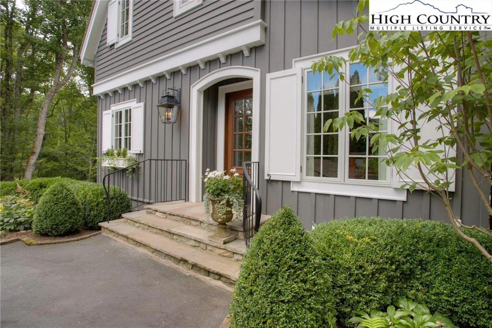 Image number 21 for the current listing