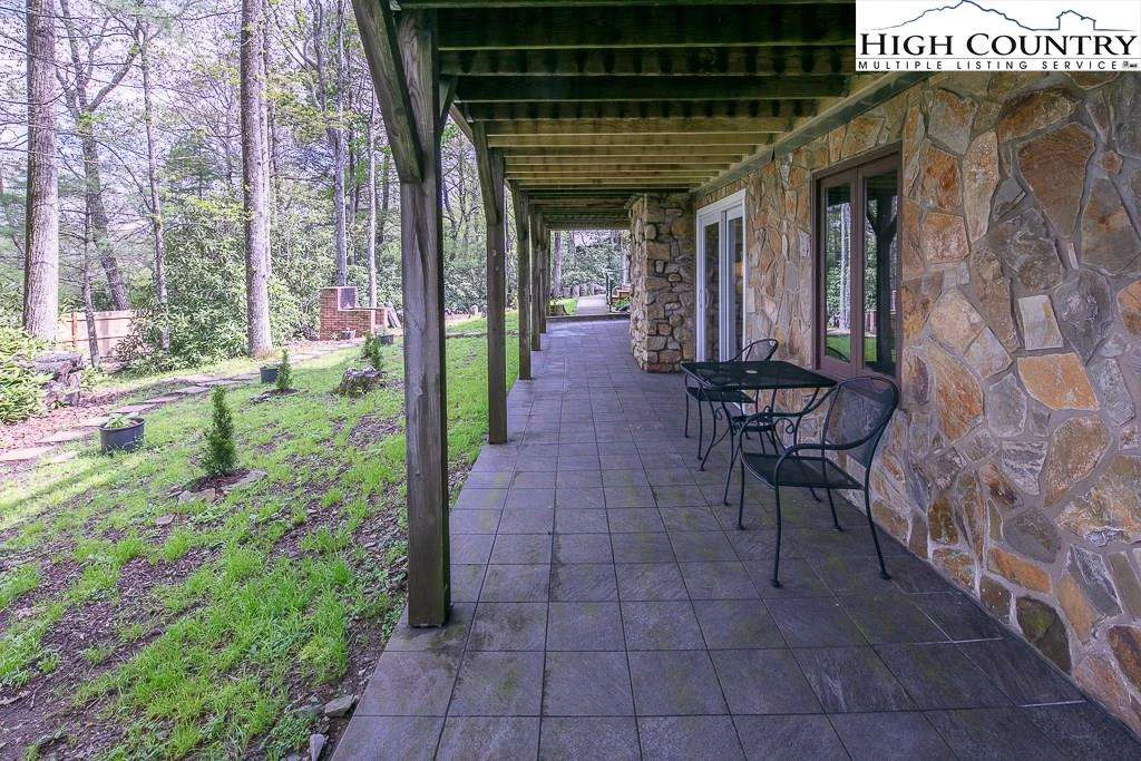 Image number 13 for the current listing