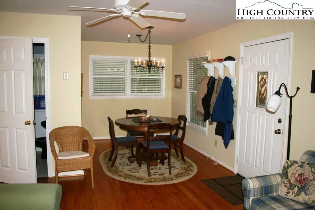 Image number 12 for the current listing