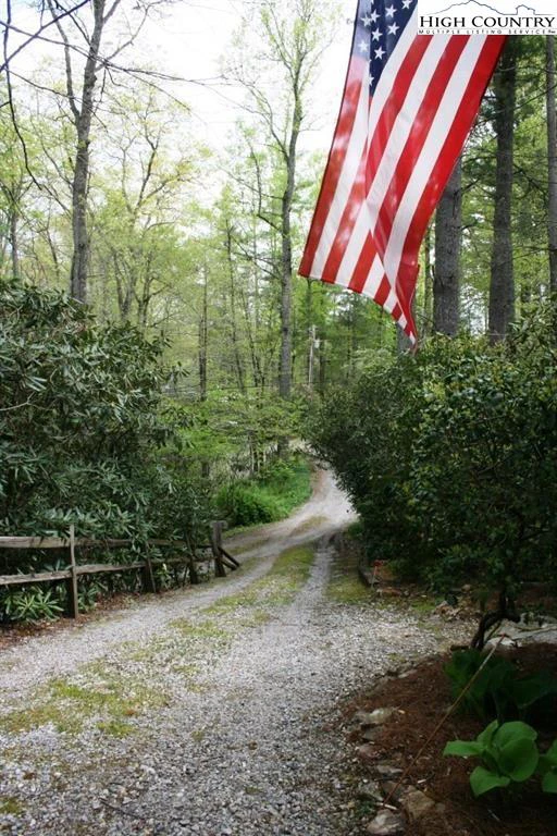 Image number 11 for the current listing