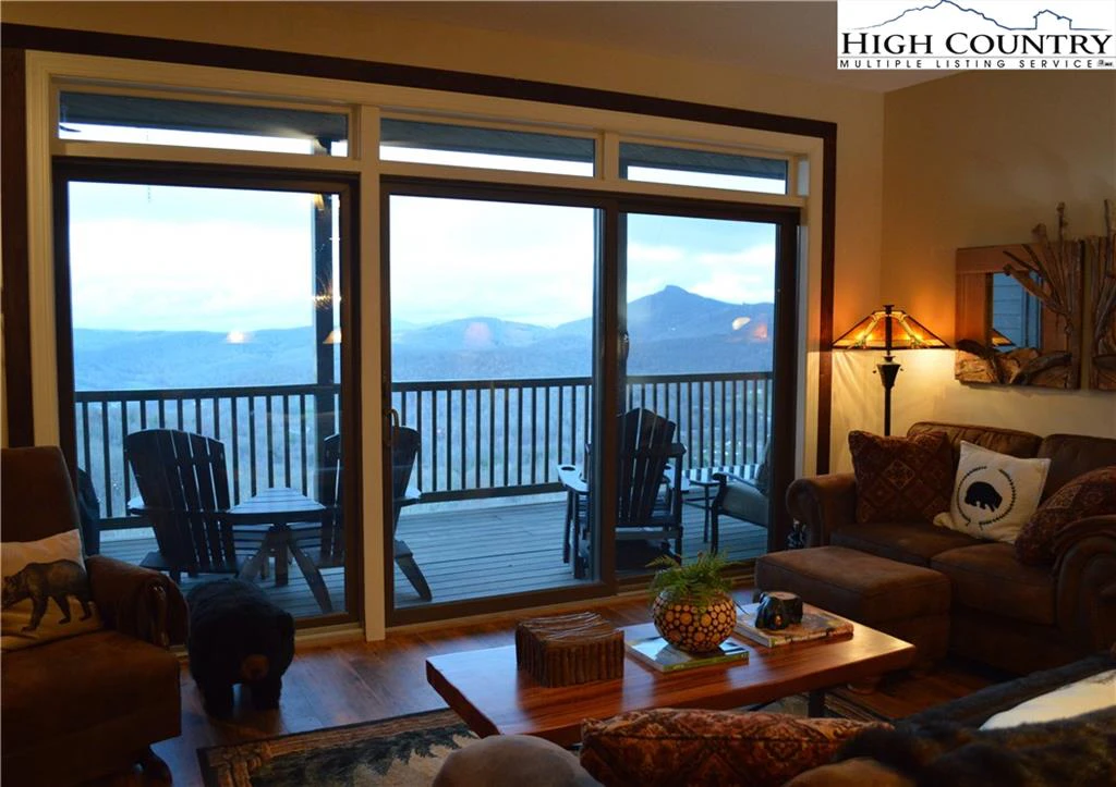 Image number 6 for the current listing