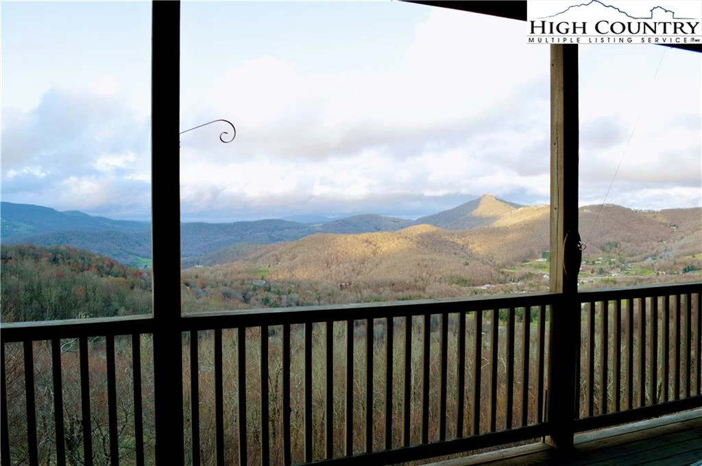 Image number 9 for the current listing
