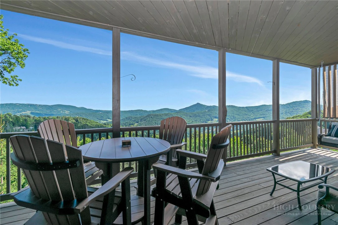 Image number 1 for the current listing