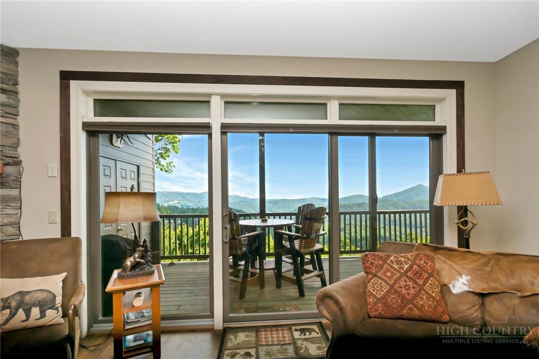 Image number 7 for the current listing