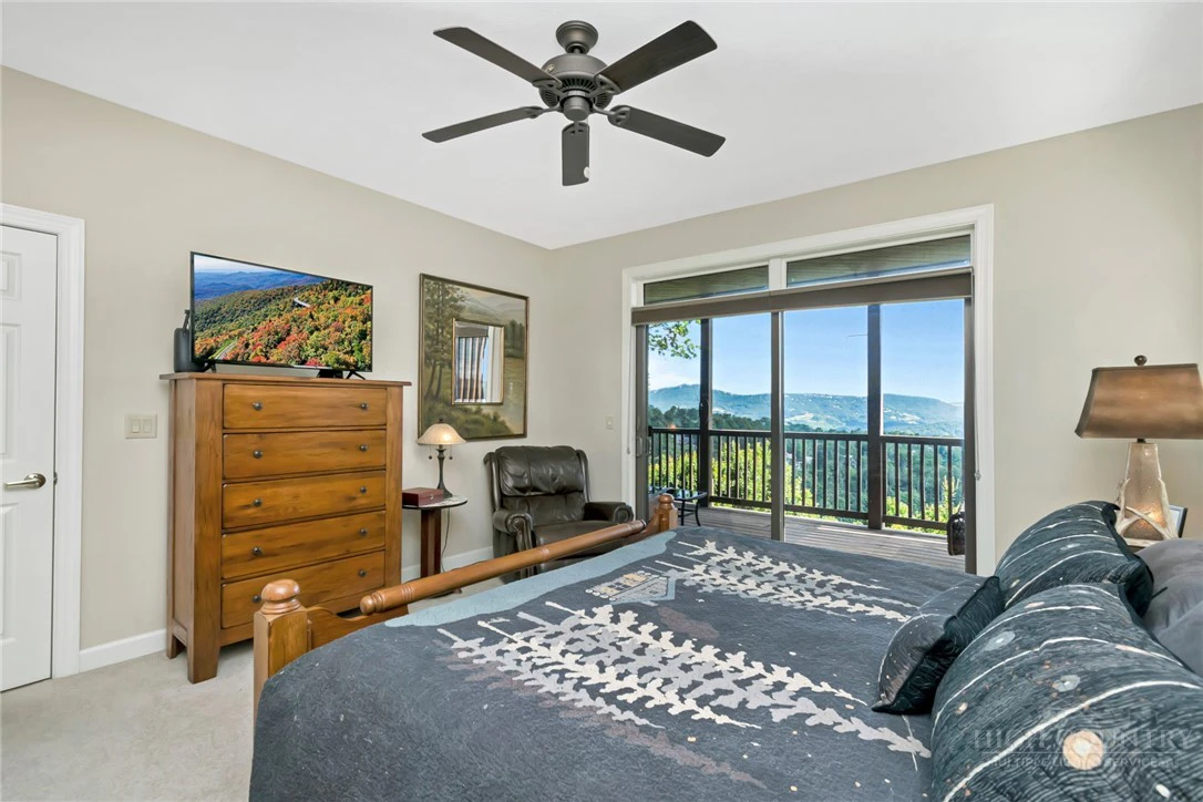 Image number 15 for the current listing
