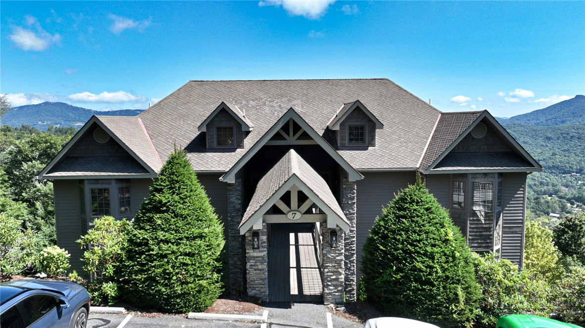 Image number 2 for the current listing