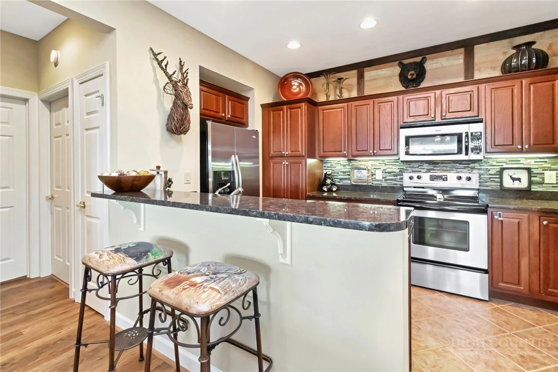 Image number 8 for the current listing