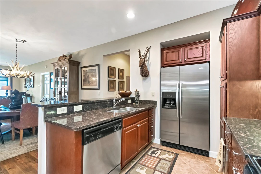 Image number 10 for the current listing