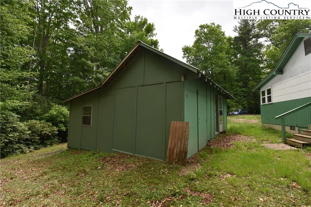 Image number 13 for the current listing