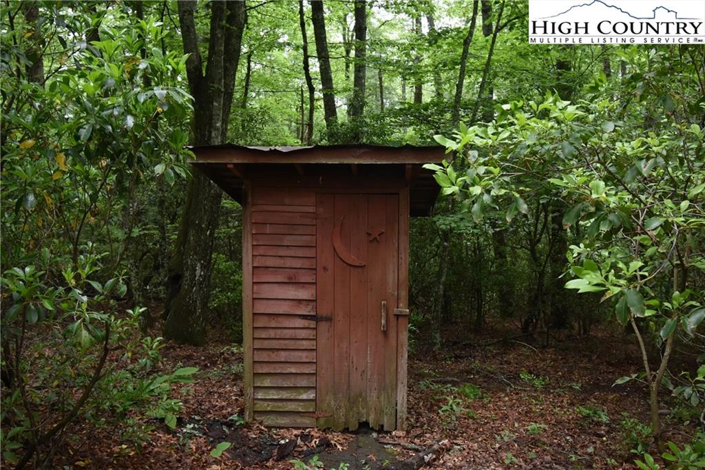 Image number 5 for the current listing