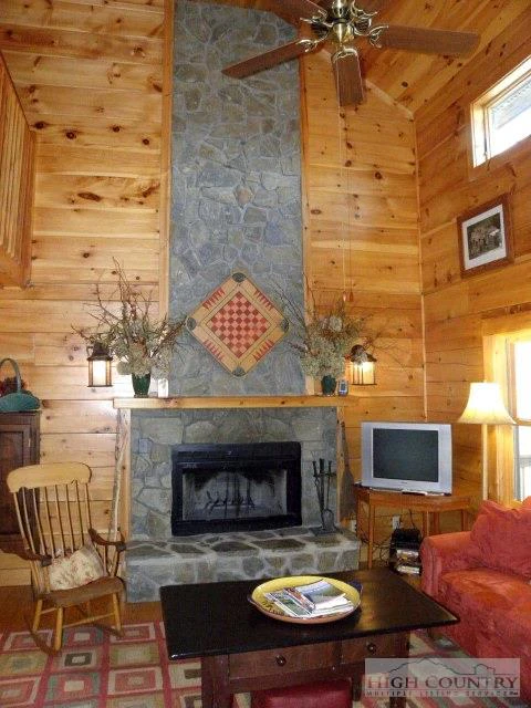 Image number 21 for the current listing