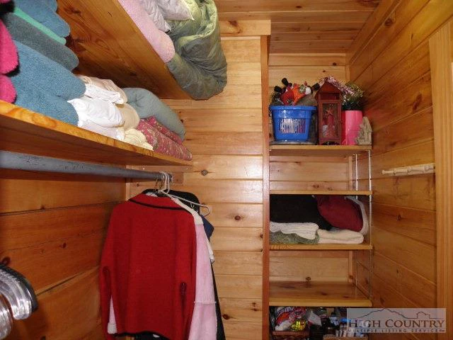 Image number 8 for the current listing