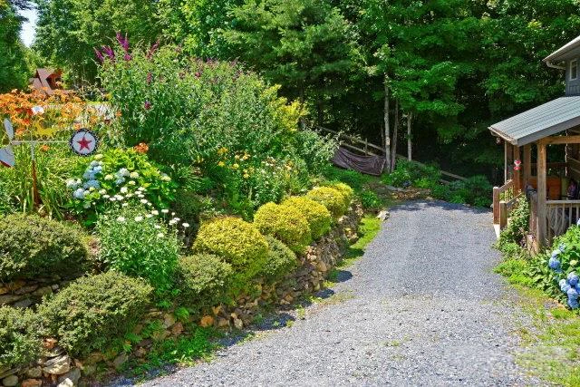 Image number 2 for the current listing