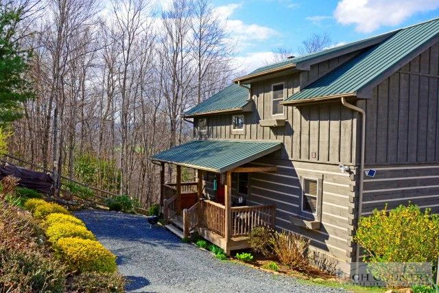 Image number 13 for the current listing