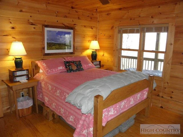 Image number 20 for the current listing