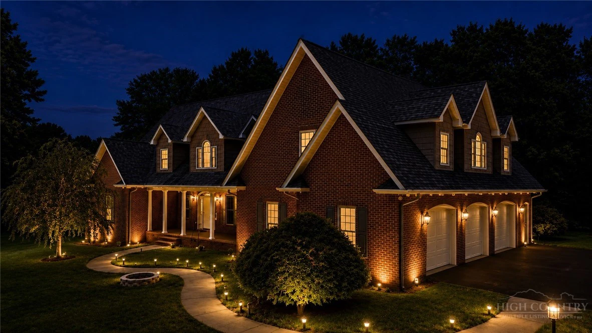 Image number 2 for the current listing
