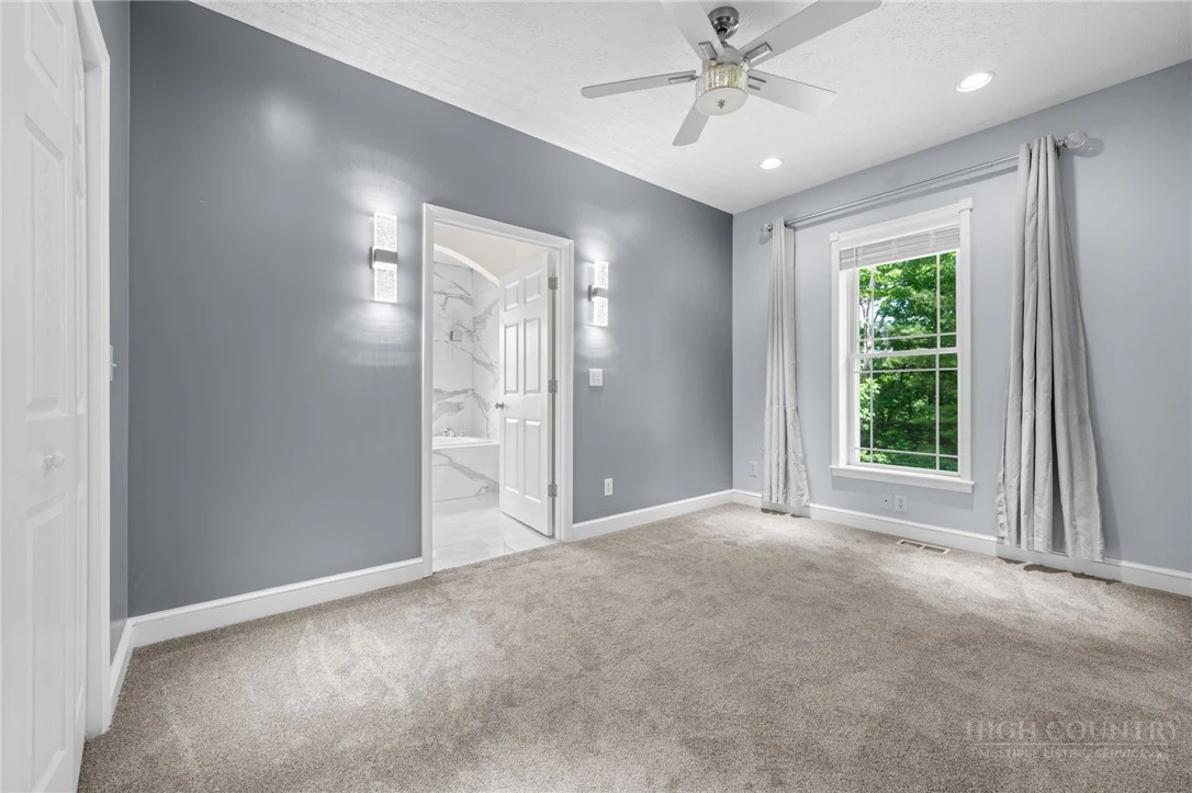 Image number 12 for the current listing