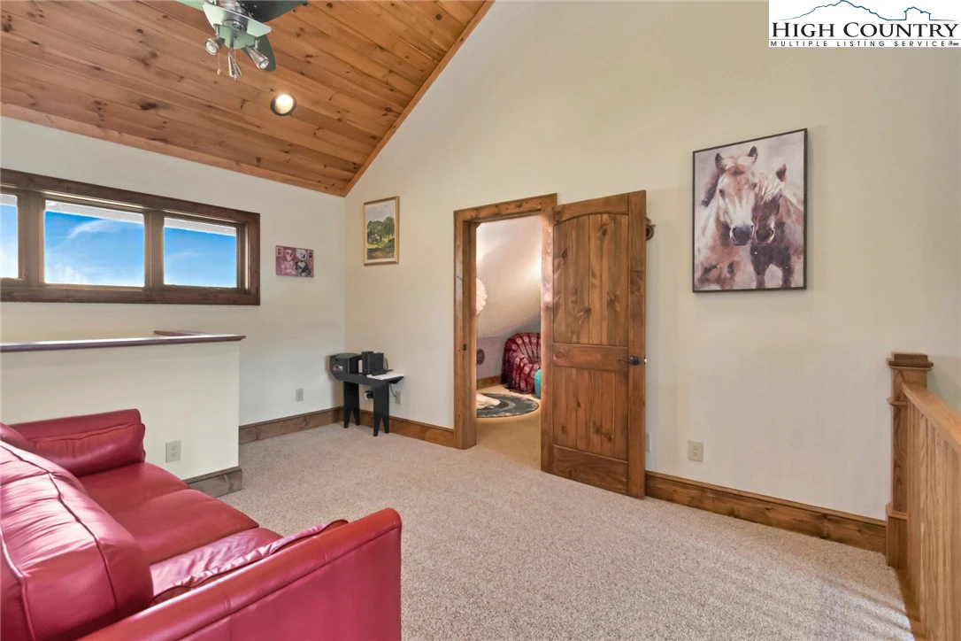 Image number 5 for the current listing