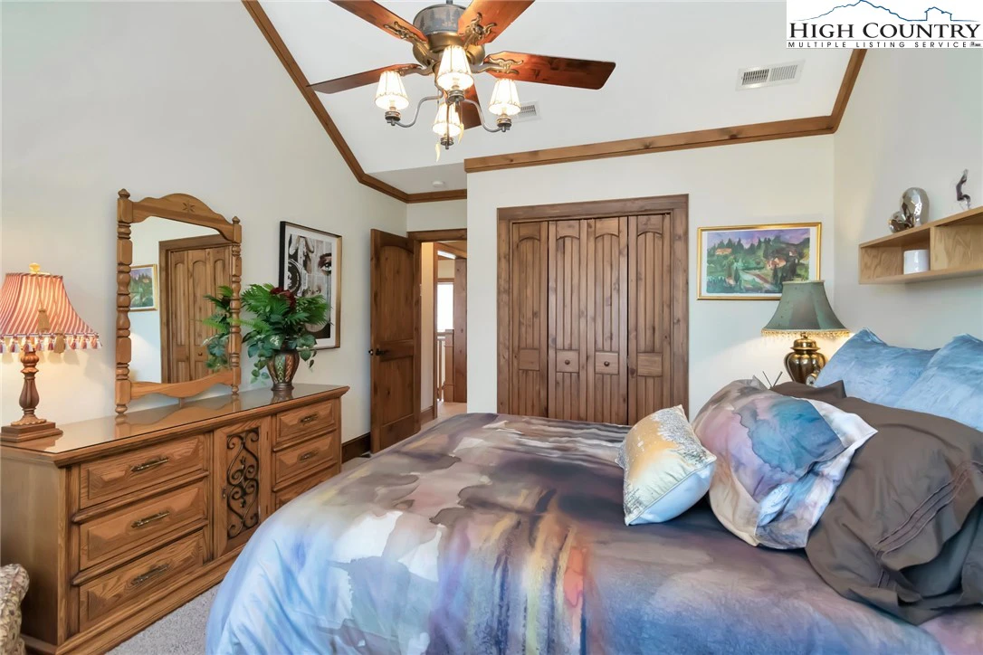 Image number 10 for the current listing