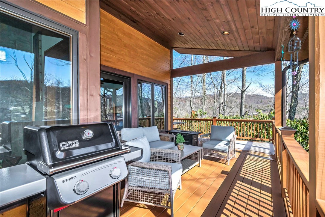 Image number 18 for the current listing