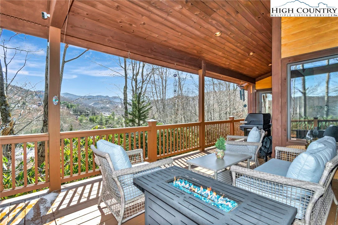 Image number 19 for the current listing
