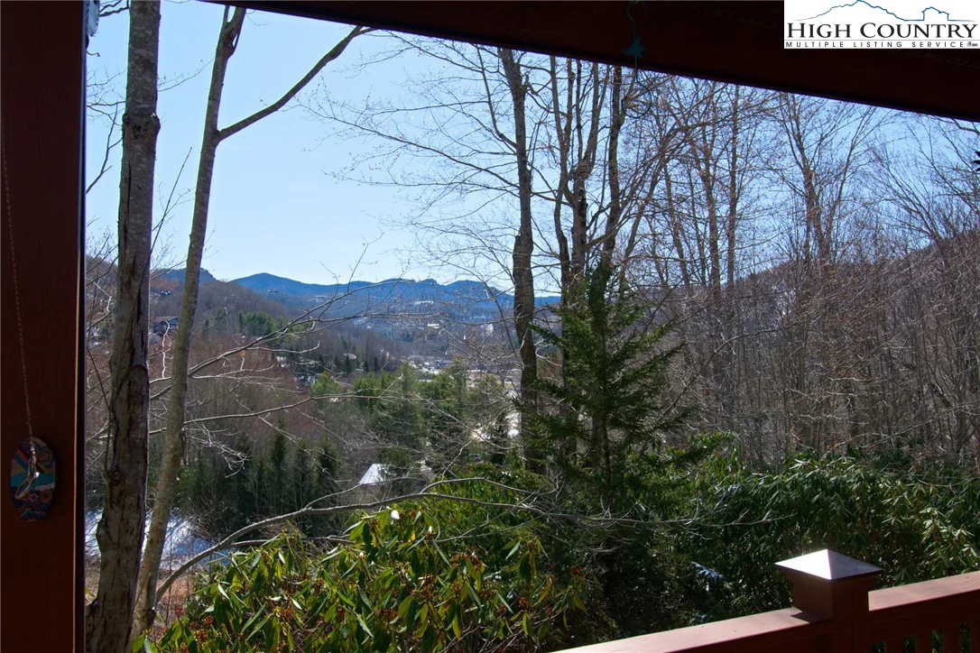Image number 21 for the current listing