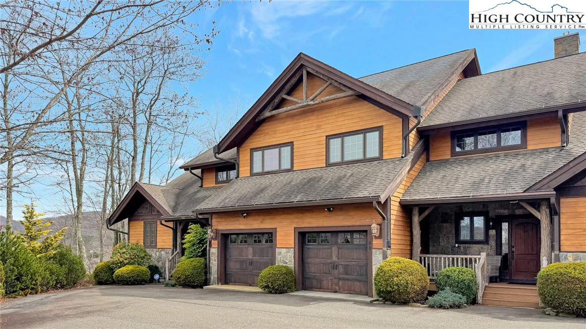 Image number 1 for the current listing