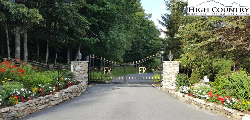 Image number 8 for the current listing