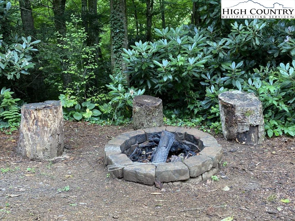Image number 21 for the current listing