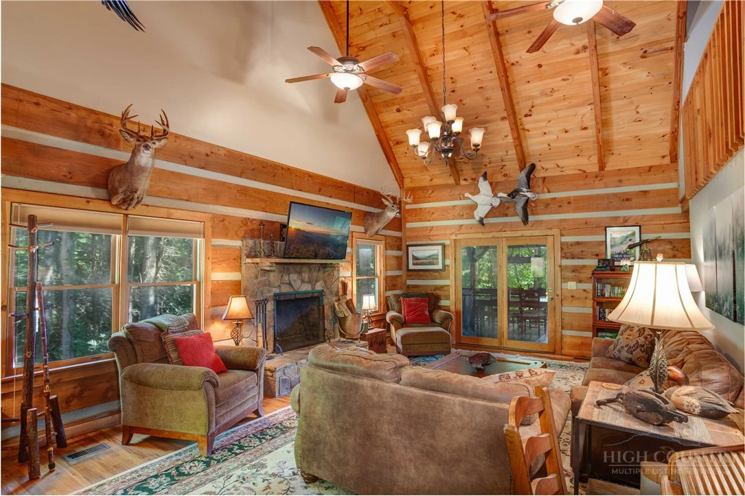 Image number 12 for the current listing