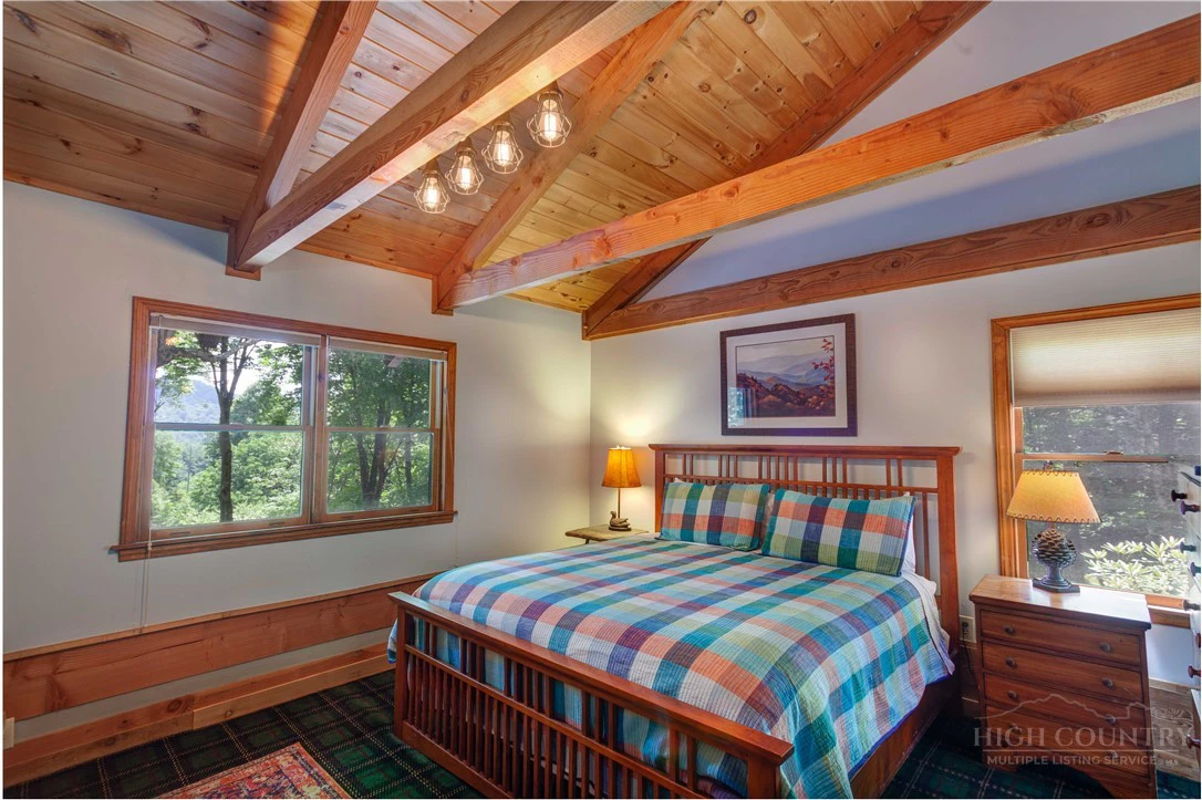 Image number 16 for the current listing