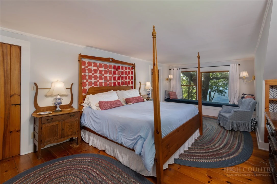 Image number 6 for the current listing