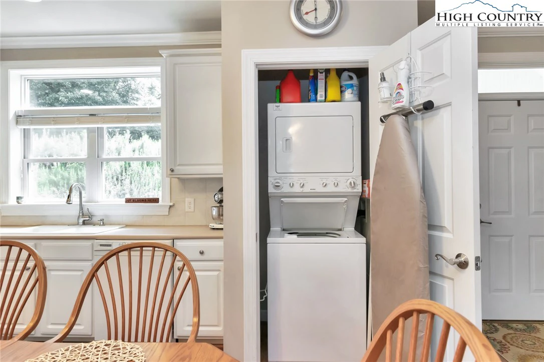 Image number 5 for the current listing