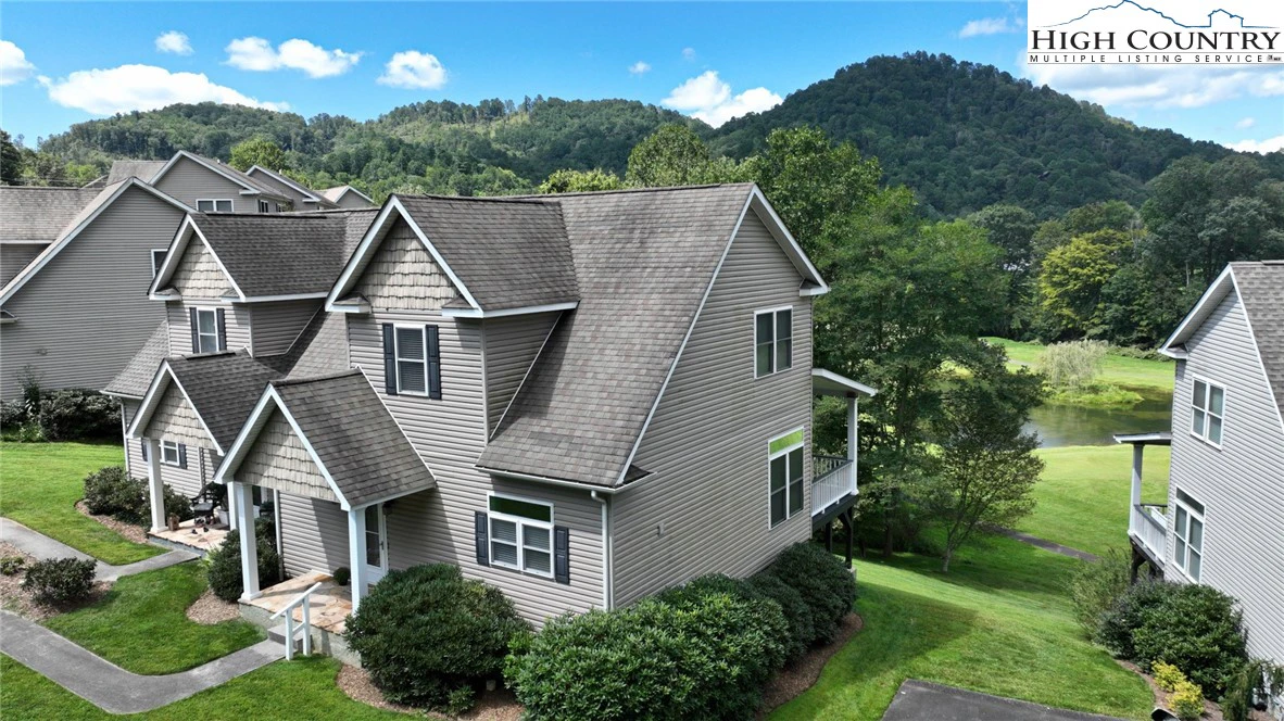 Image number 17 for the current listing