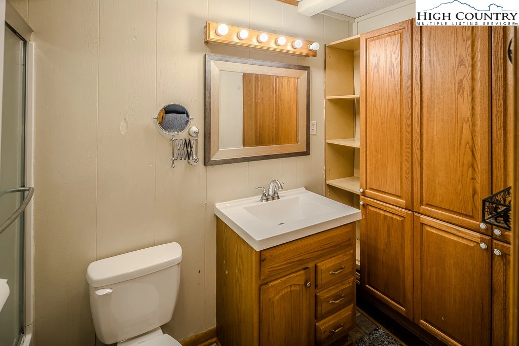 Image number 10 for the current listing