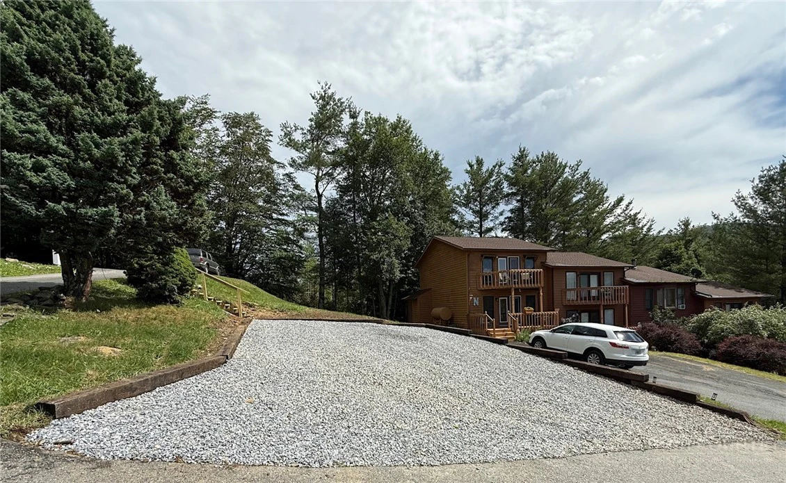 Image number 8 for the current listing