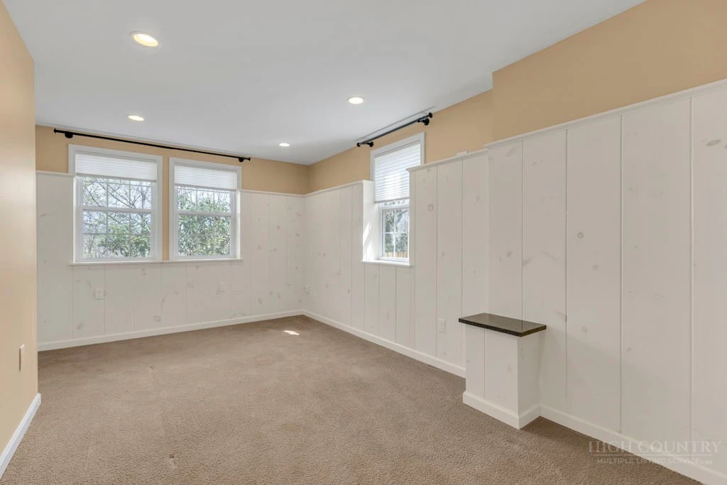 Image number 12 for the current listing